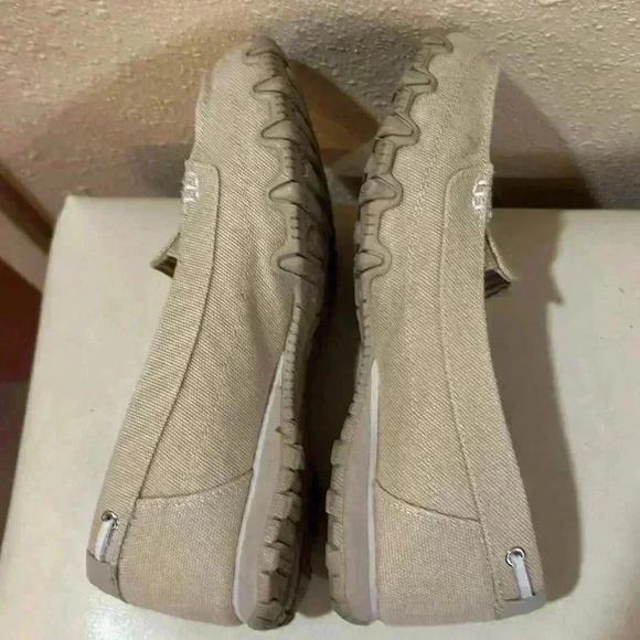Skechers canvas loafers size 7 - Picture 3 of 7